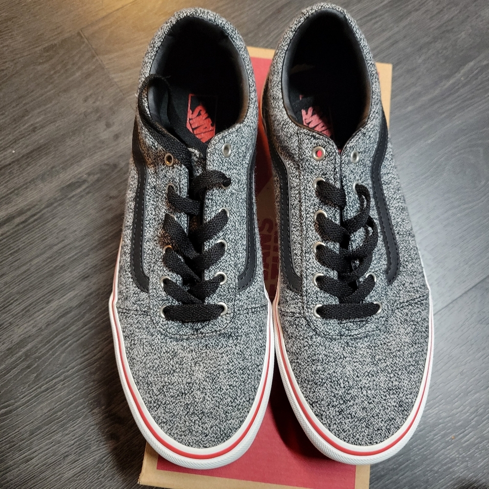 Ward VANS Soft Textile (Black/White) Size 7 youth- NEW